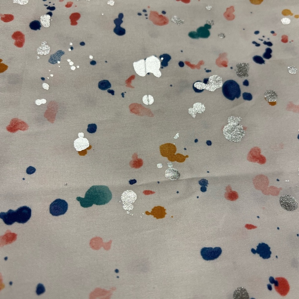 Standard size shower curtain - Picture 2 of 3